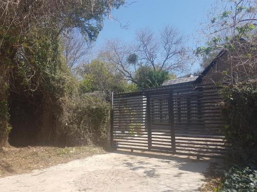 Fotografie z fotogalerie ubytování Tangled Tree Cottage v destinaci Roodepoort