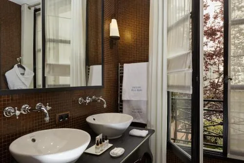 Le Pavillon de la Reine & Spa, Place des Vosges photo 12