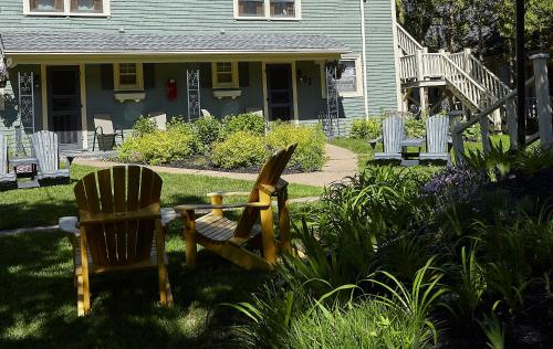 Victoria's Historic Inn – Photos 3