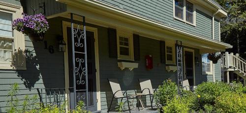 Victoria's Historic Inn – Photos 2