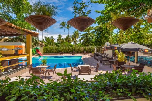 A piscina localizada em Floral Inn Family ou nos arredores