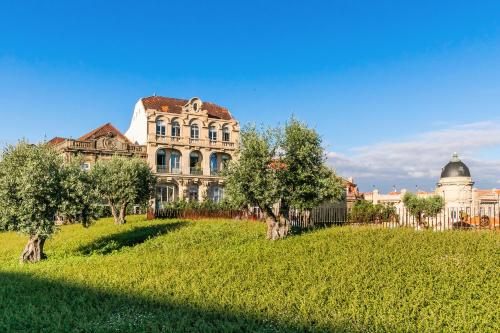 Indulge Porto Flats