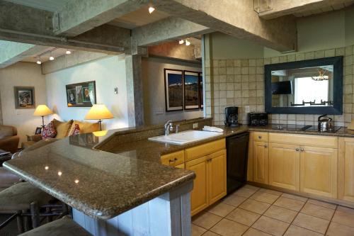 Gallery image of Snowmass Ski-In Ski-Out Condominiums in Snowmass Village