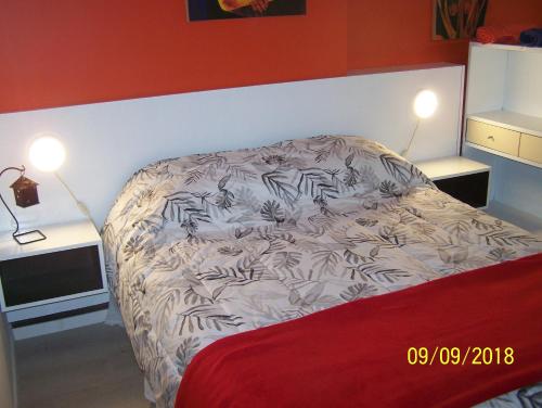 Postel nebo postele na pokoji v ubytování Premium Down Town