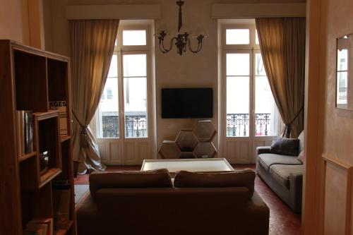 spacieux Rue d'Antibes