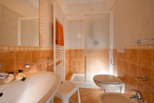 Phòng tắm tại Portoverde Beach Apartments