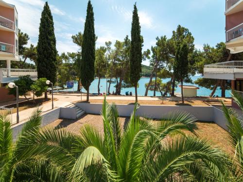 Kolam renang di atau dekat dengan Centinera Resort