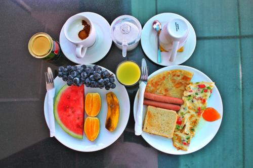 Opcje śniadaniowe w obiekcie Saadani park hotel