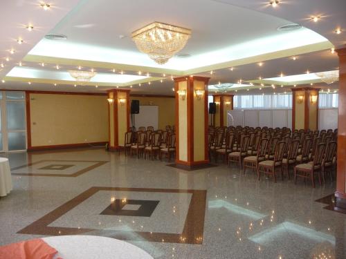 Ruang duduk di Hotel Emma West