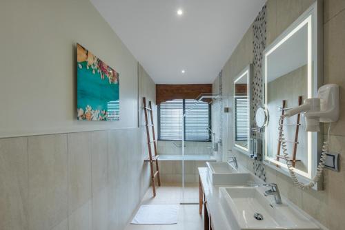 Ванная комната в Hotel Verde Zanzibar - Azam Luxury Resort and Spa - Dry Hotel
