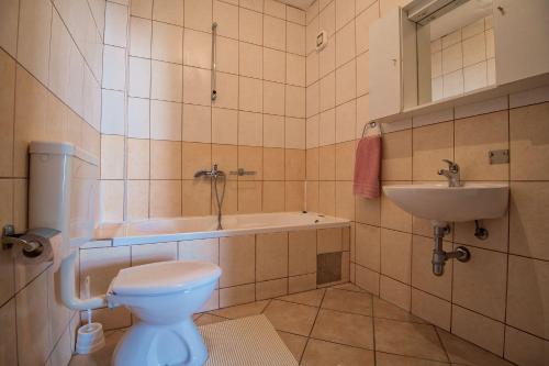 Koupelna v ubytování Apartmani Jogunica