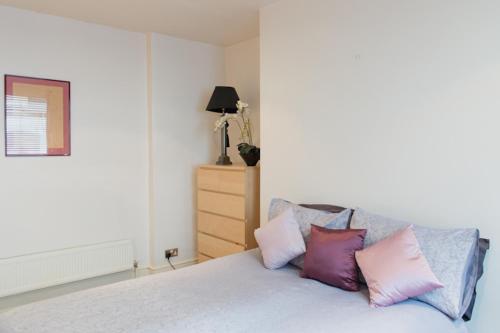 Large 2 Bedroom 2 Bathroom Apartment in Westminster