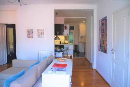 Sunny, central and comfy Ap. in Av. da Liberdade