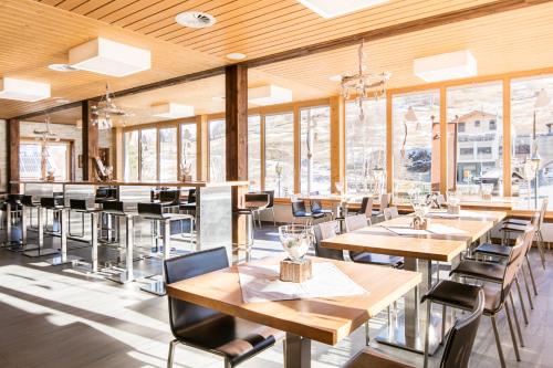 Gallery image of Hotel-Restaurant Ronalp in Bürchen