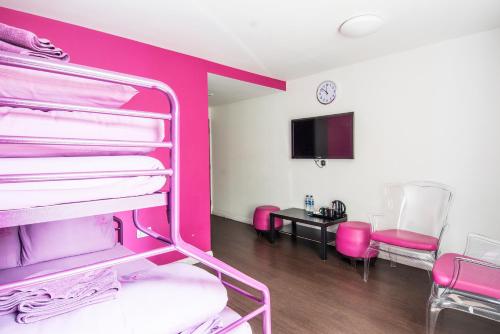 Postel nebo postele na pokoji v ubytování Safestay London Elephant & Castle