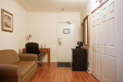 Hotel St-Denis Image