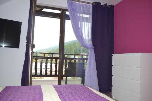 Galeriebild der Unterkunft Apartament Golden Rose in Buşteni