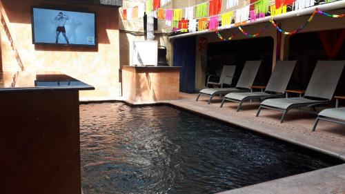 Hotel Mercurio - Gay Friendly游泳池或附近泳池