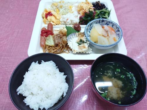 Makanan di atau berdekatan hotel