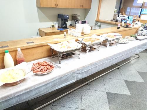 Makanan di atau berdekatan hotel