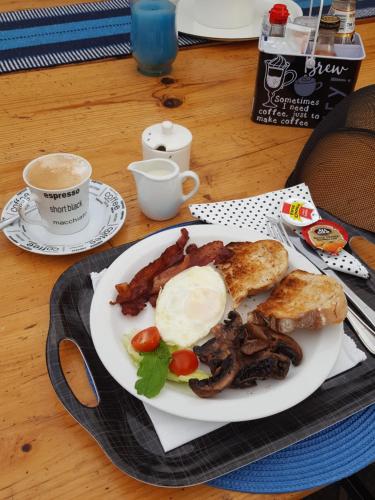 Morgenmad for gæster der bor på Apartment 7 On Oakleigh