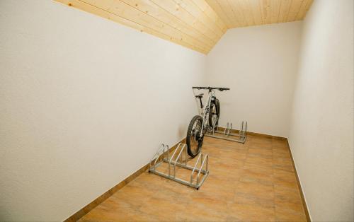 Berbasikal di atau sekitar Apartmány a štúdiá Miroslav