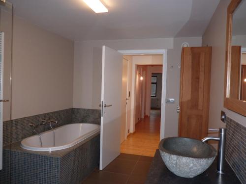 Ένα μπάνιο στο vakantiehuis de ieperleed