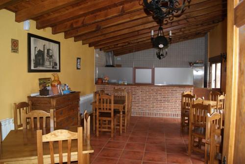 En restaurant eller et spisested på Albergue Estrella Del Camino