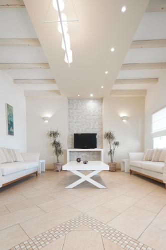 TV o dispositivi per l'intrattenimento presso Nissos Thira