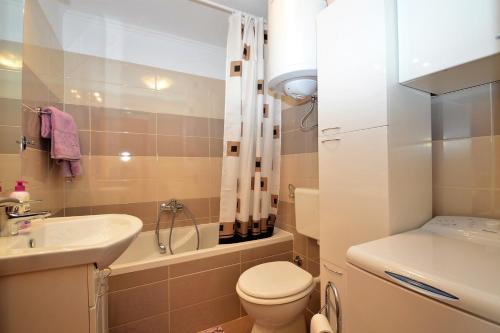 Ванна кімната в Apartment Hrasta