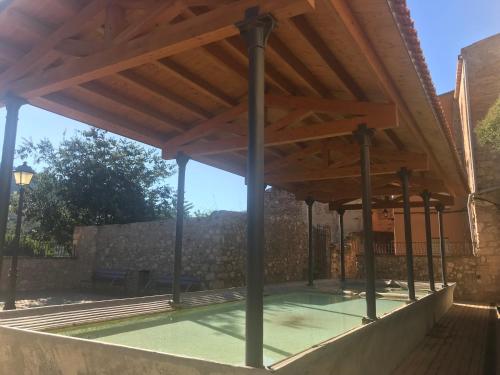 Πινγκ πονγκ στο Ca L'Esquelleta casa rural by El Secret de la Conca ή εκεί κοντά