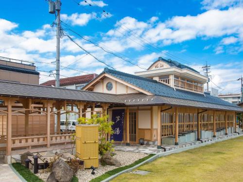 a house in the suburb of launceston at Awara Onsen Minoya Taiheikaku in Awara