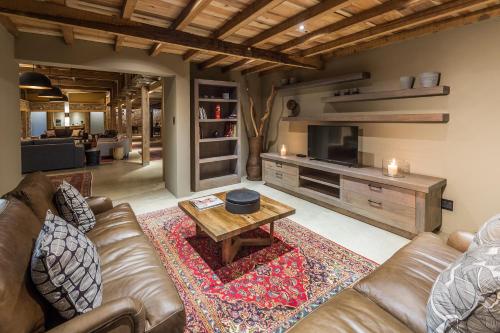 Χώρος καθιστικού στο Kariega Game Reserve Ukhozi Lodge