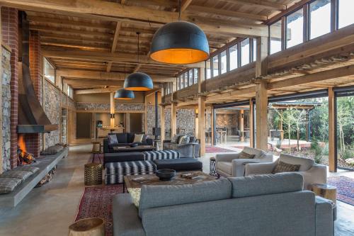 Χώρος καθιστικού στο Kariega Game Reserve Ukhozi Lodge