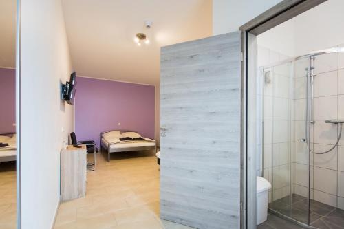 Bilik mandi di MOTEL Schlegel