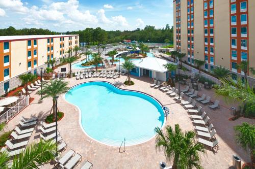 an overhead view of the pool at a resort at Red Lion Hotel Orlando Lake Buena Vista South- Near Disney in Kissimmee