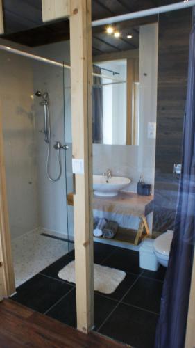 Un baño de Willa u Kuruca
