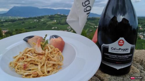 Nápoje v ubytování Villa del Poggio Prosecco Bike Hotel