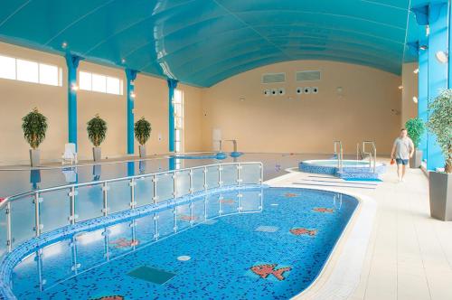 Bazén v ubytování Charleville Park Hotel & Leisure Club IRELAND nebo v jeho okolí