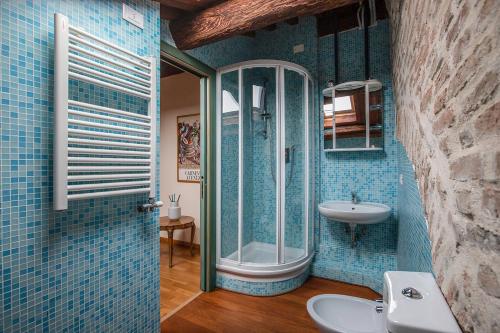 Koupelna v ubytování Loft Mirano (Alloggi alla Campana)