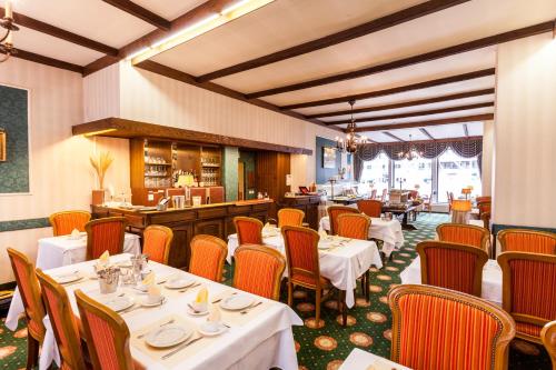 מסעדה או מקום אחר לאכול בו ב-Malecot Hotel by F-Hotels