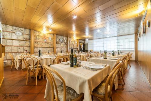 Hotel Garden Terniにあるレストランまたは飲食店