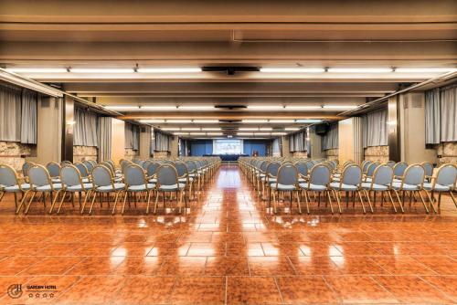 Hotel Garden Terniにあるビジネスエリアまたは会議室