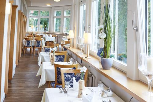 מסעדה או מקום אחר לאכול בו ב-Hotel Teuchelwald