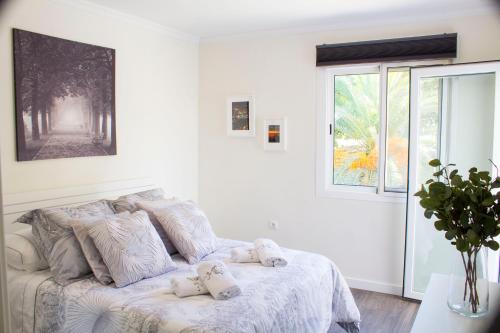LA CARIHUELA - TORREMOLINOS ALQUILER DE CASA VACACIONAL MALAGA