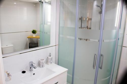 LA CARIHUELA - TORREMOLINOS ALQUILER DE CASA VACACIONAL MALAGA