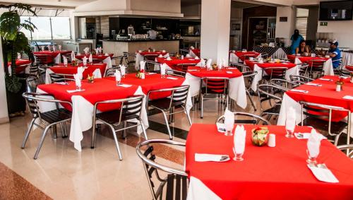 Un restaurant sau alt loc unde se poate mânca la Hotel San José Plaza