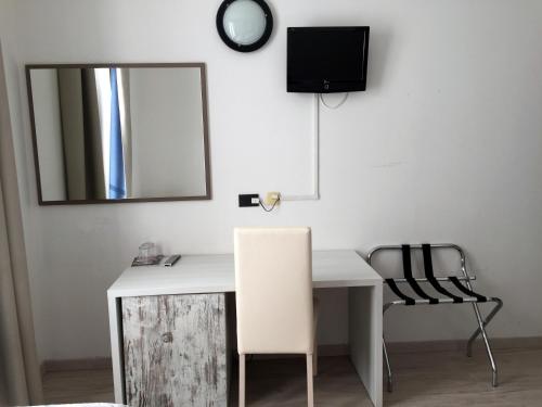 Gallery image of Hotel Plaza in Desenzano del Garda