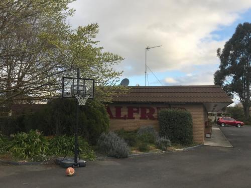 El edificio en el que está el motel