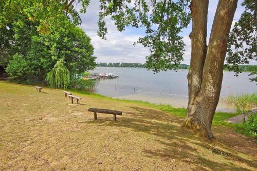 Fotografie z fotogalerie ubytování Ferienhaus am See Grosszerlang See 8082 v destinaci Adamswalde